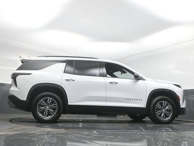 Used 2025 Chevrolet Traverse LT image 54