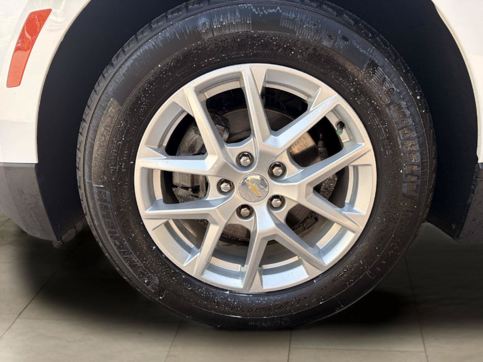 Used 2024 Chevrolet Equinox LS w/ LS Convenience Package FWD image 9