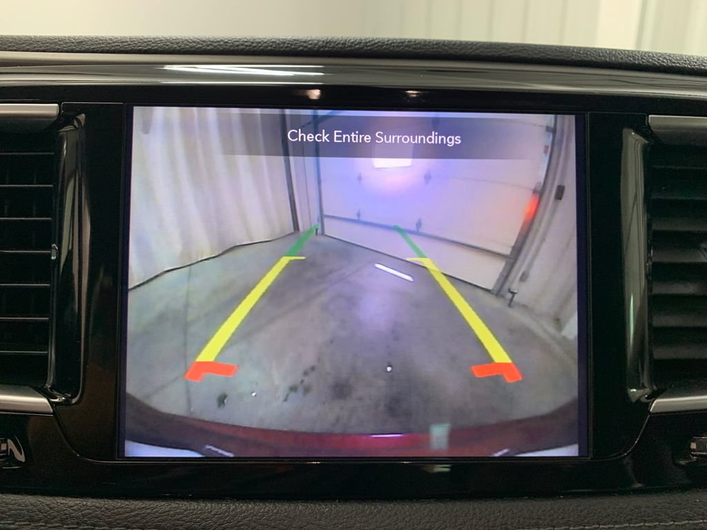 Used 2019 Chrysler Pacifica Limited FWD image 10