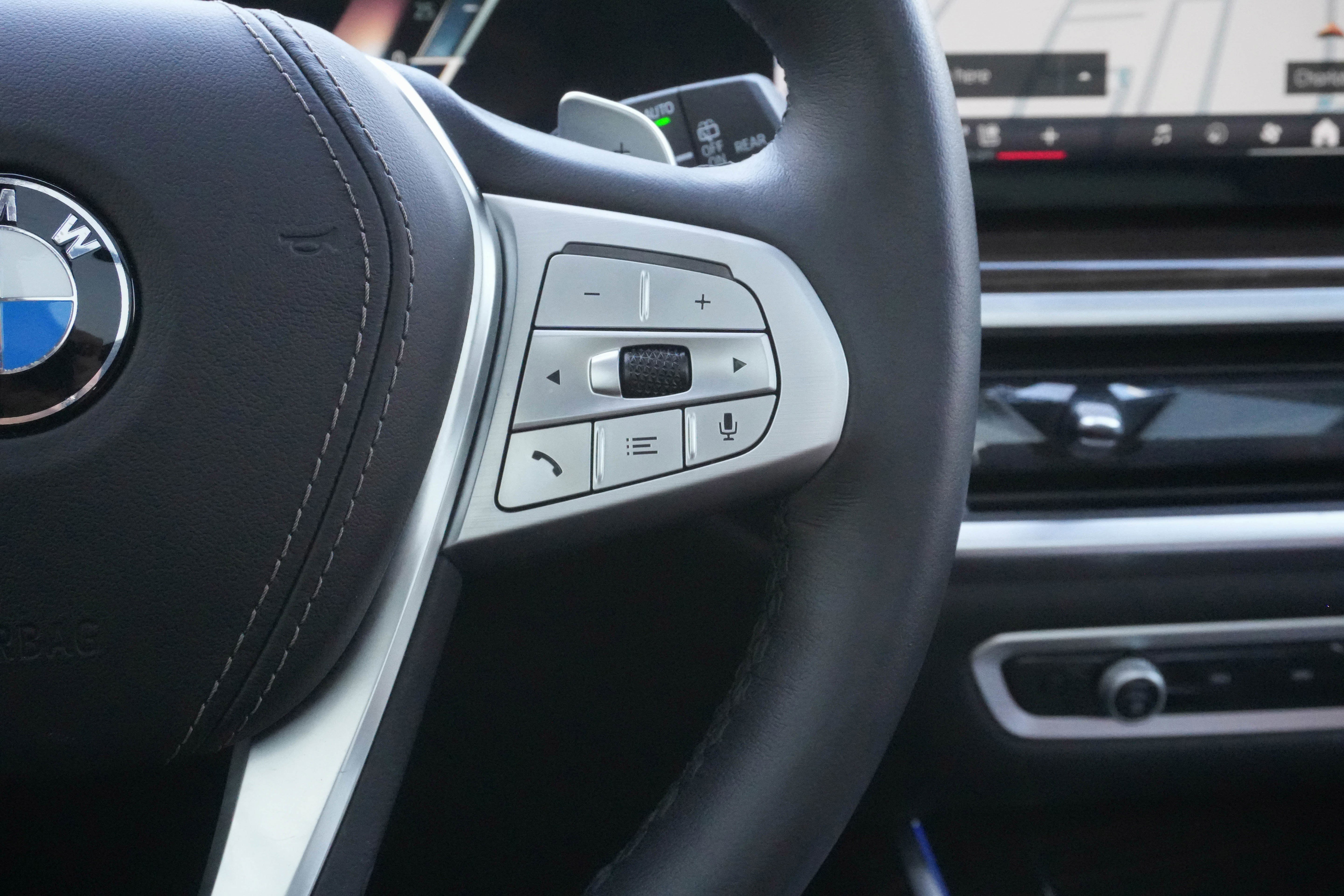 Certified 2025 BMW X7 xDrive40i image 17
