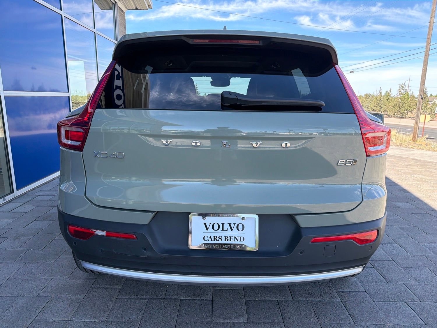 Used 2025 Volvo XC40 B5 Core AWD/4WD image 6