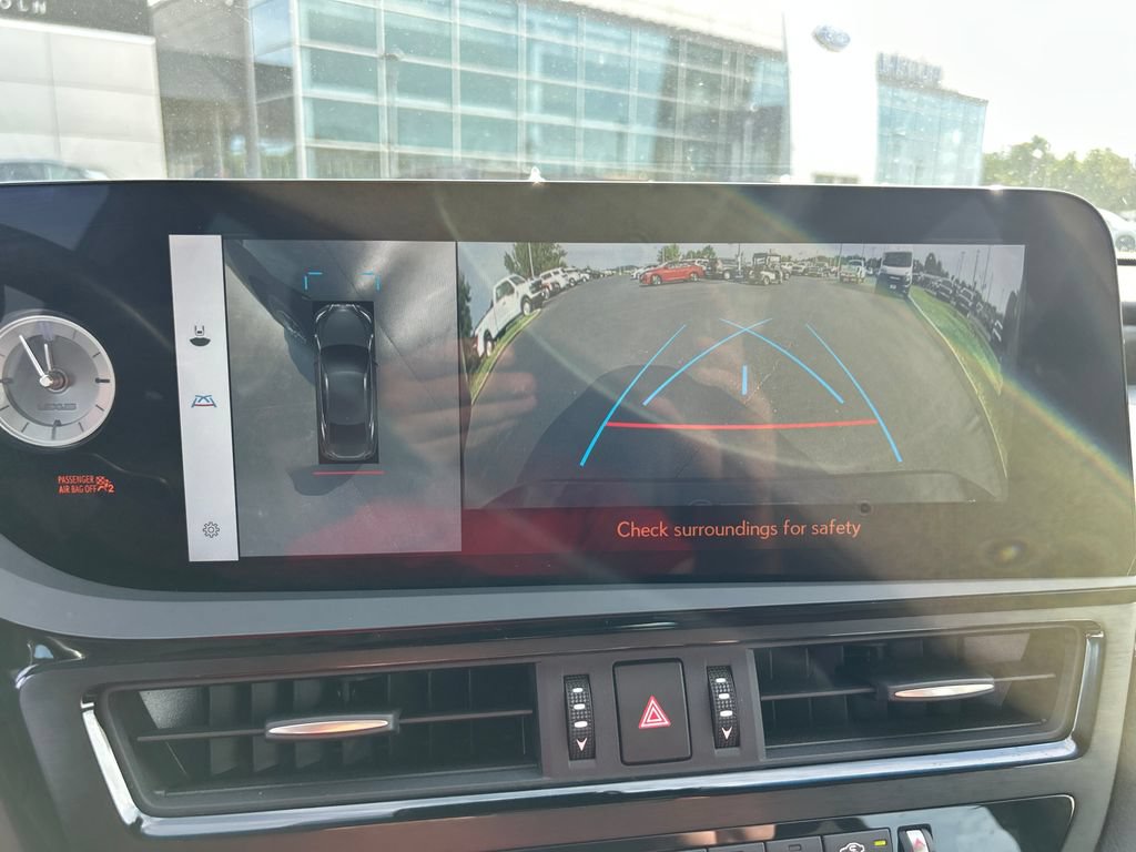 Used 2024 Lexus ES 300h w/ Accessory Package (Z2) FWD image 21