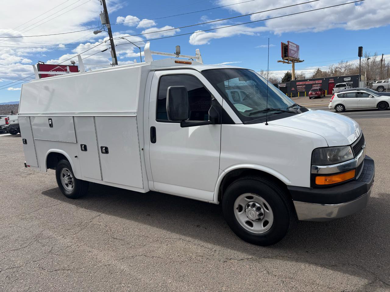 Used 2016 Chevrolet Express 3500 image 2