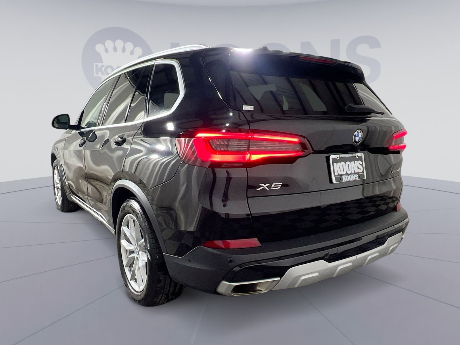 Used 2023 BMW X5 xDrive40i w/ Premium Package image 4