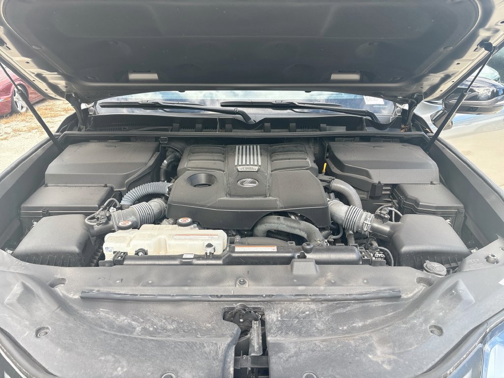 Used 2024 Lexus LX 600 4WD w/ Appearance Package image 30