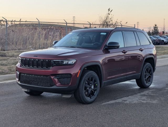 New 2025 Jeep Grand Cherokee Laredo image 7