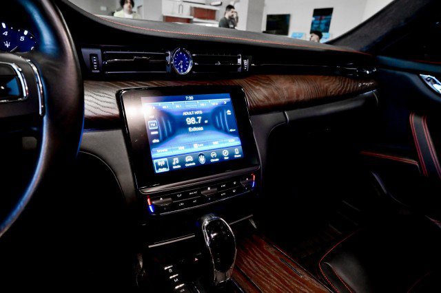Used 2018 Maserati Quattroporte S GranLusso Q4 AWD/4WD image 32