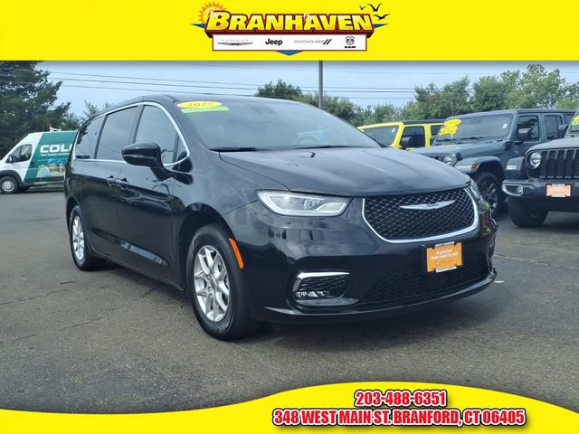 Certified 2025 Chrysler Pacifica Select