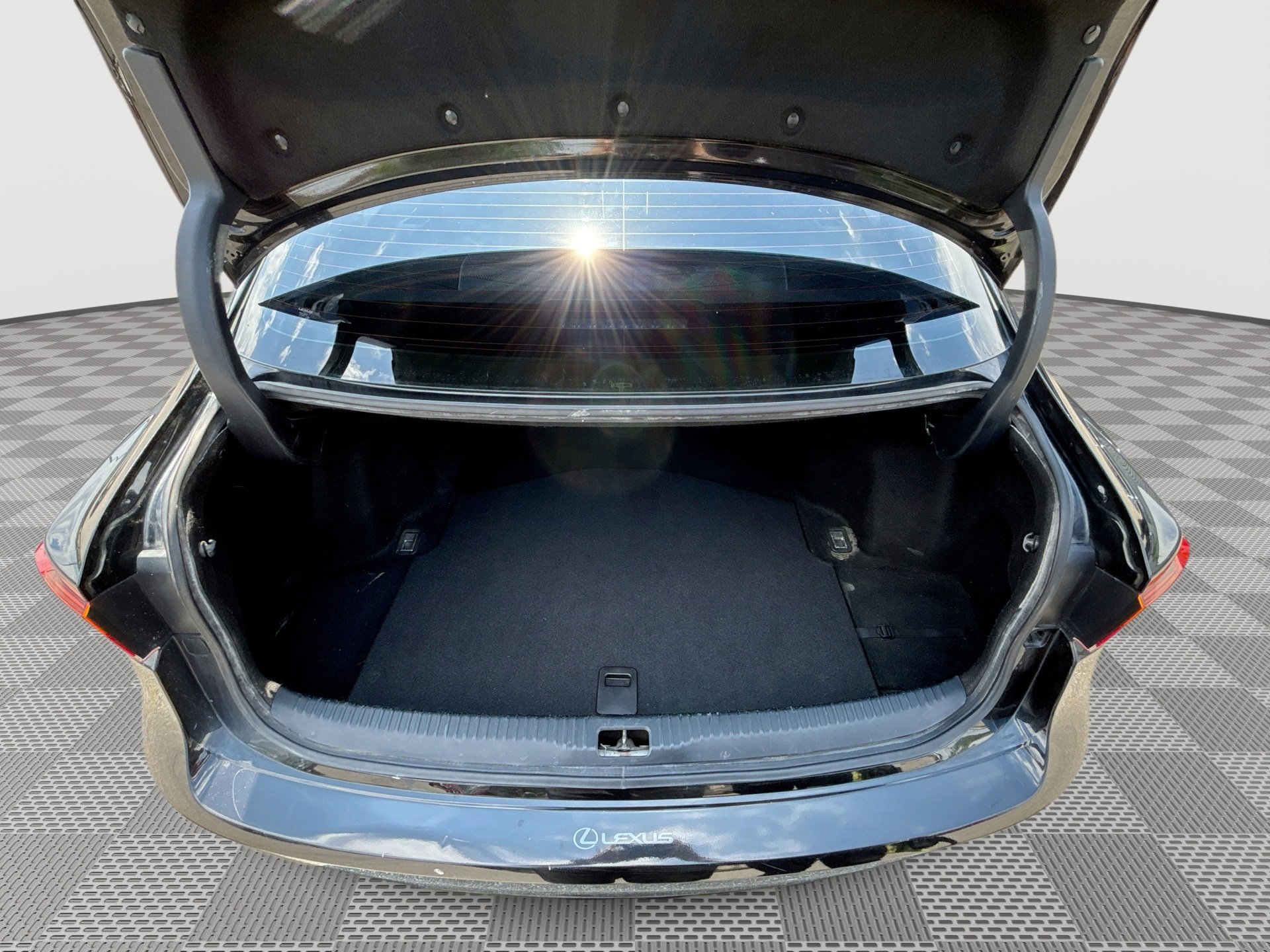 Used 2018 Lexus IS 300 F Sport w/ F Sport Package RWD image 22