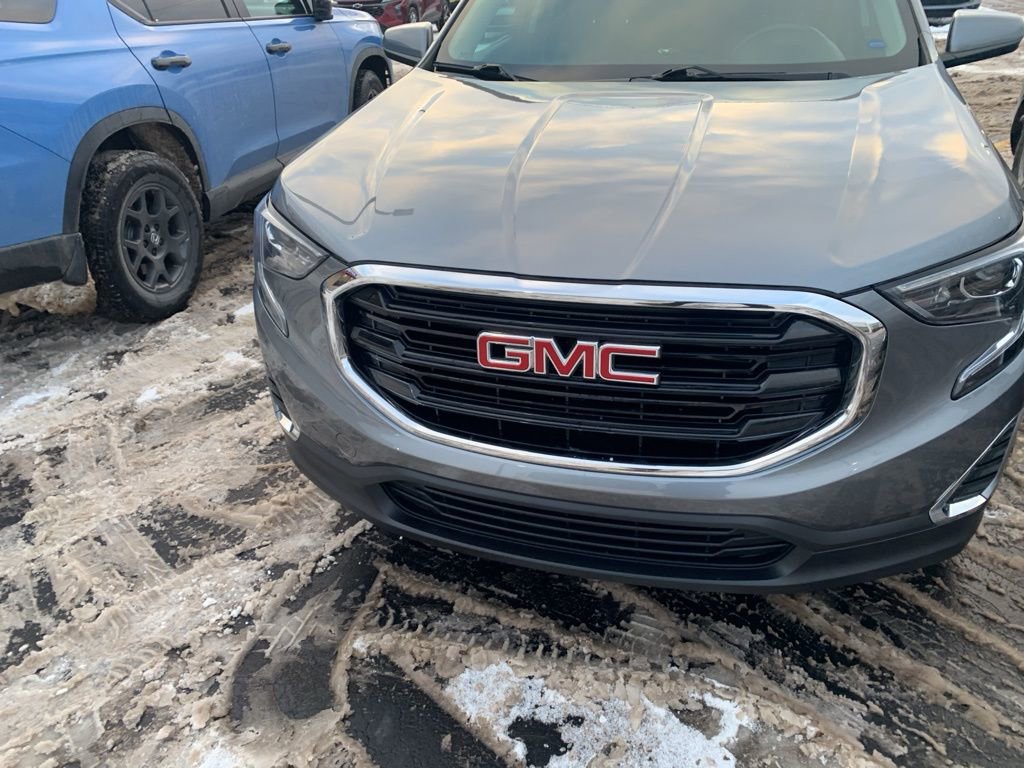 Used 2018 GMC Terrain SLE w/ Driver Convenience Package image 3