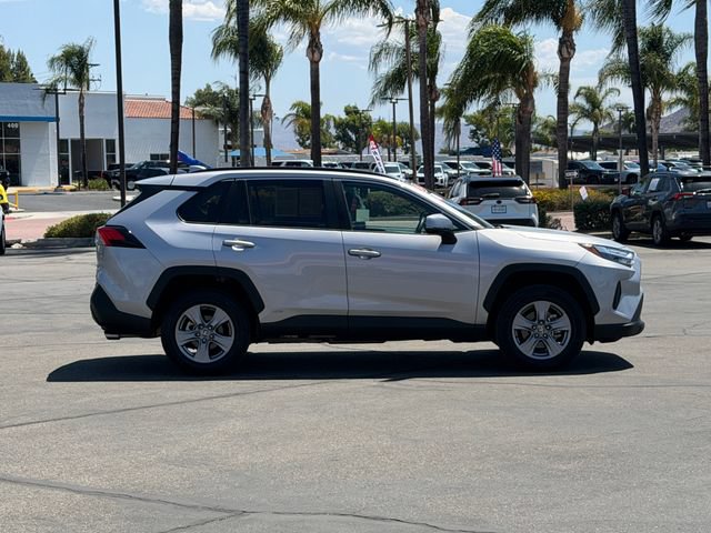 Used 2022 Toyota RAV4 XLE w/ Convenience Package AWD/4WD image 4