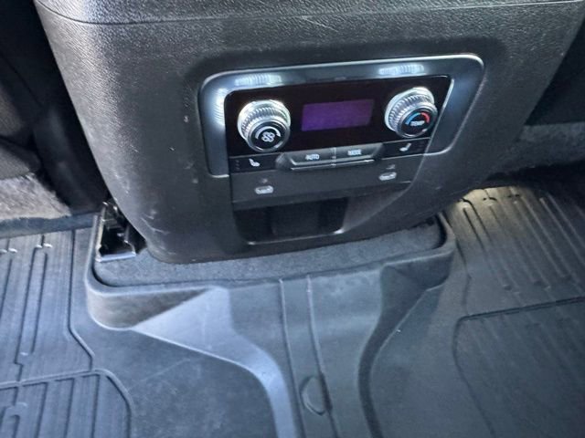 Used 2022 GMC Yukon Denali w/ Advanced Technology Package image 11