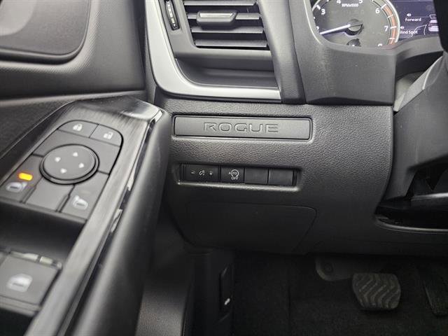 New 2026 Nissan Rogue S image 35