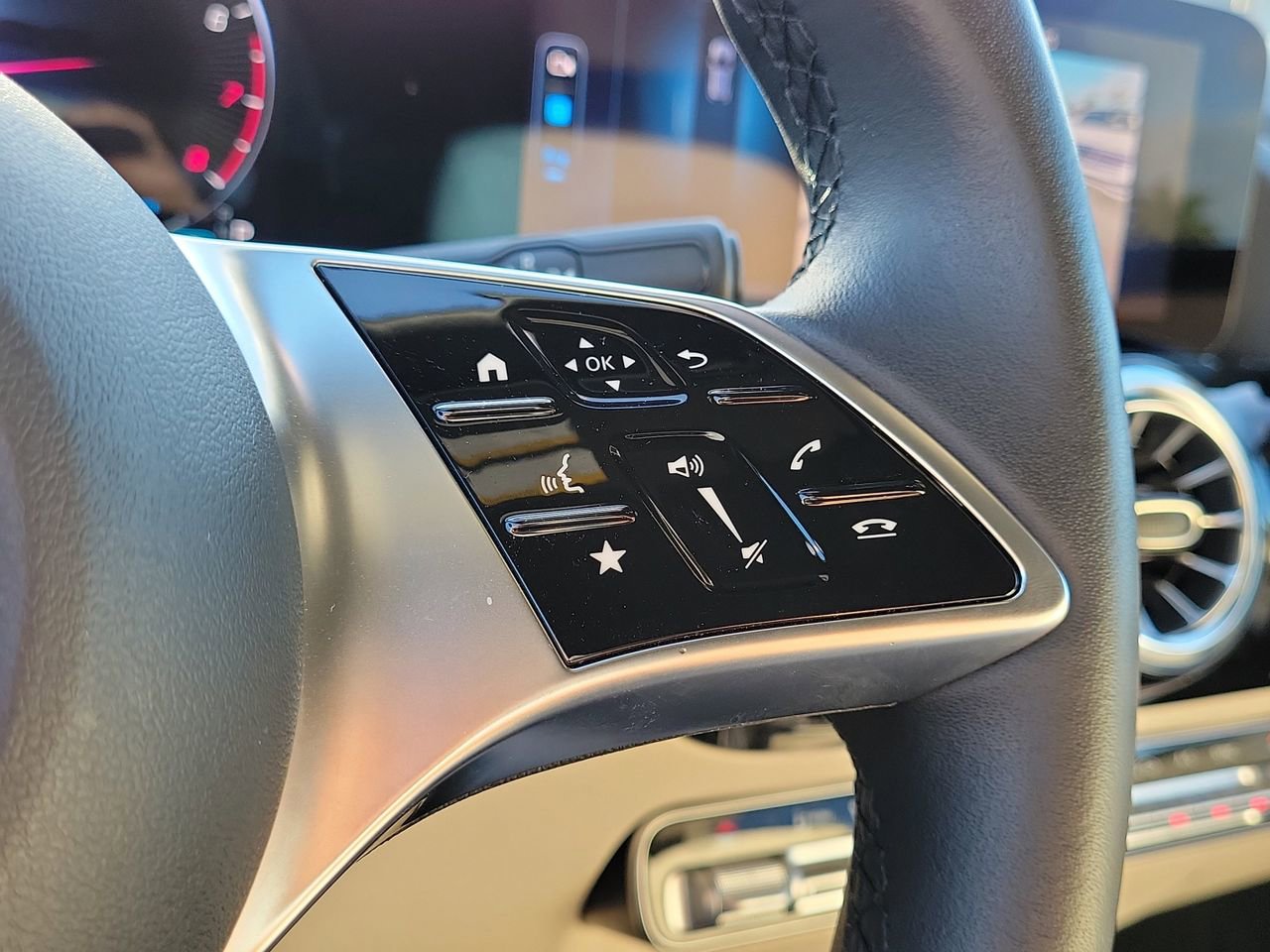 Certified 2026 Mercedes-Benz GLA 250 image 32