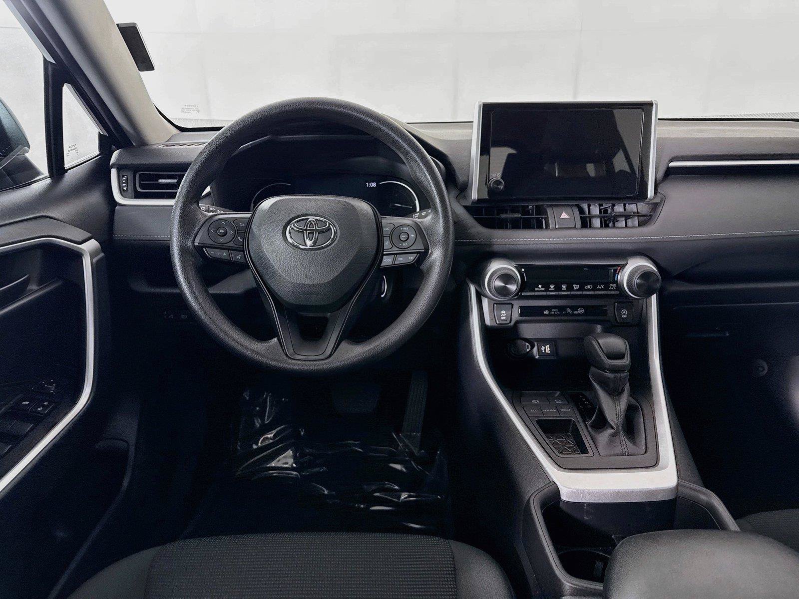 Certified 2025 Toyota RAV4 LE FWD image 27