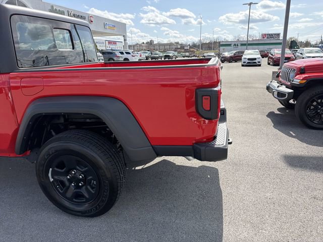 Used 2024 Jeep Gladiator Sport AWD/4WD image 9
