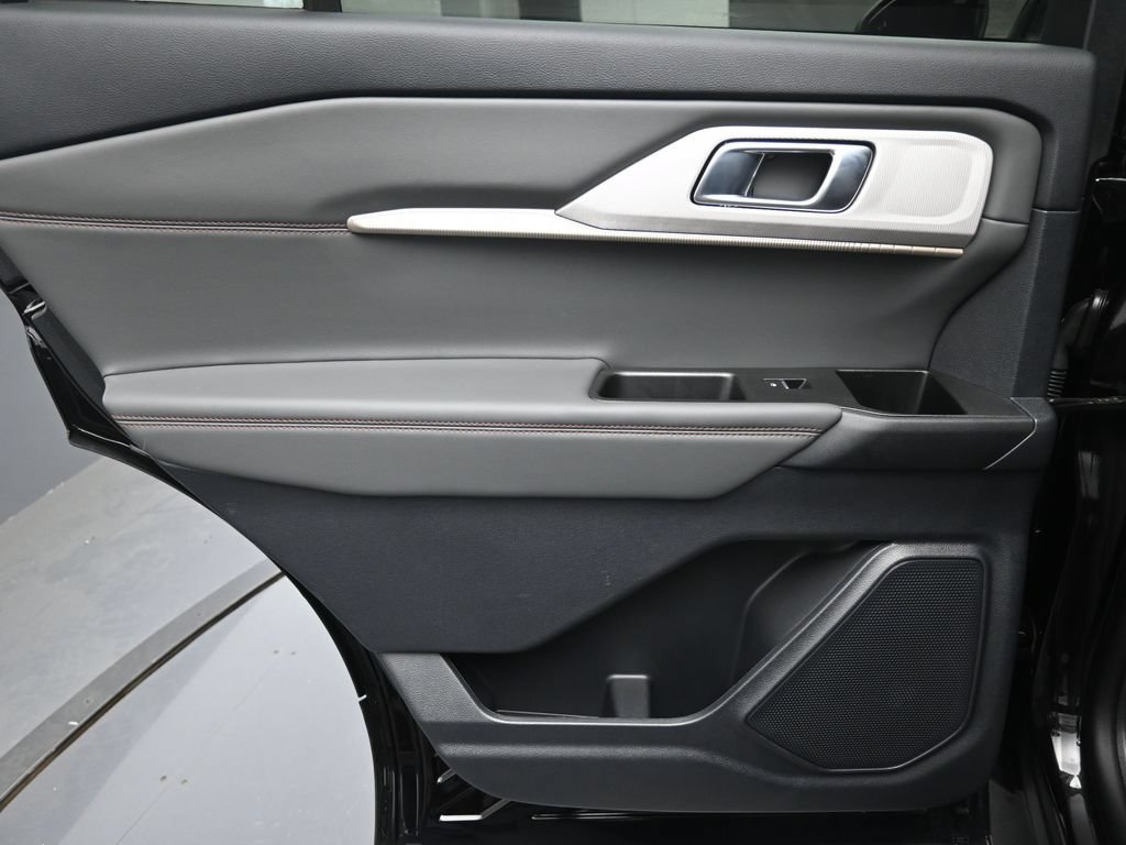 Used 2025 Ford Explorer Active RWD image 21