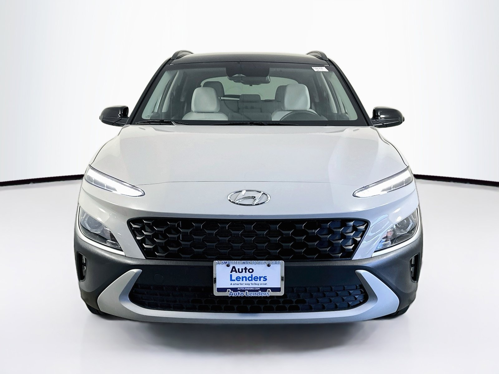 Used 2023 Hyundai Kona SEL FWD image 2