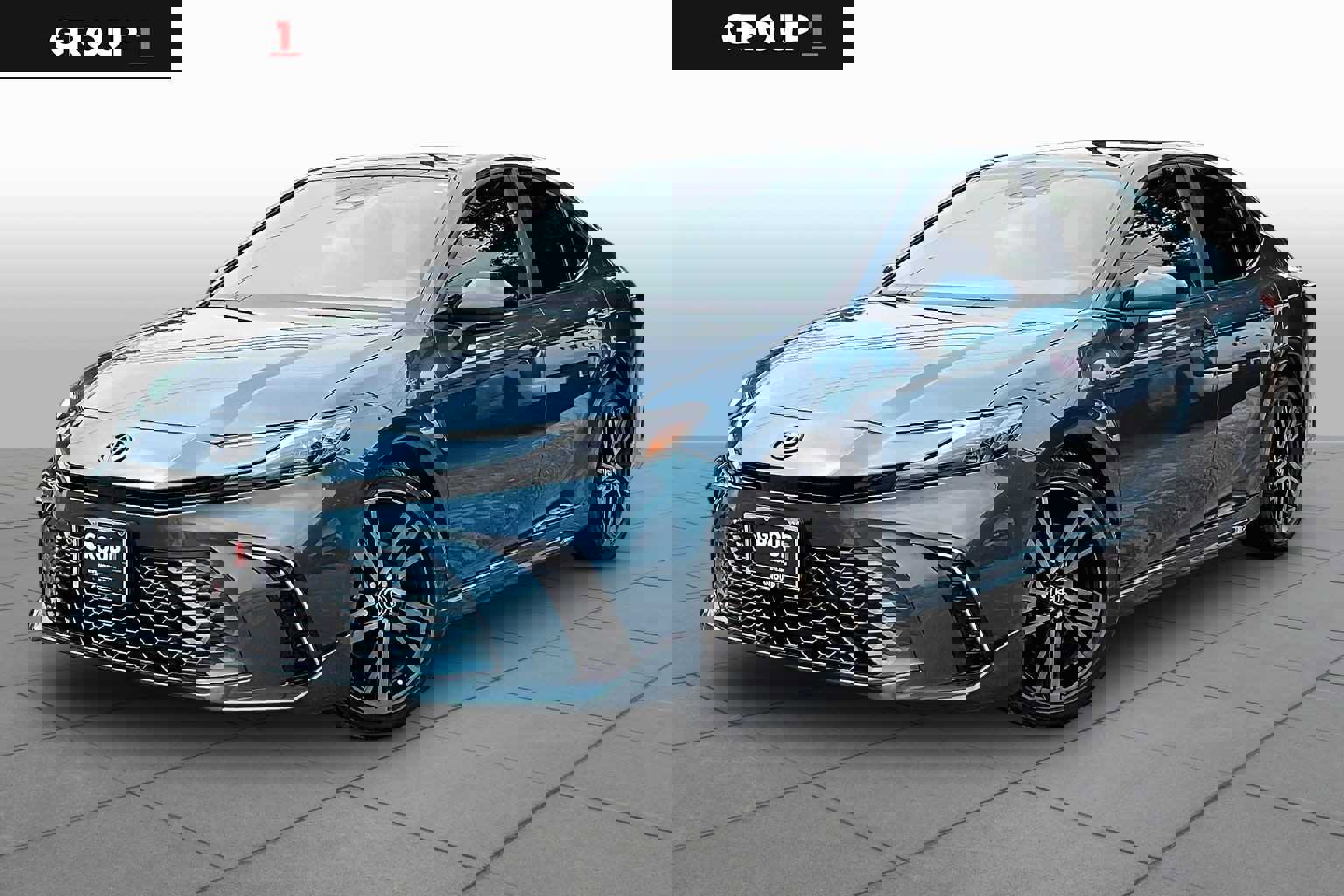 Used 2025 Toyota Camry XSE FWD image 1