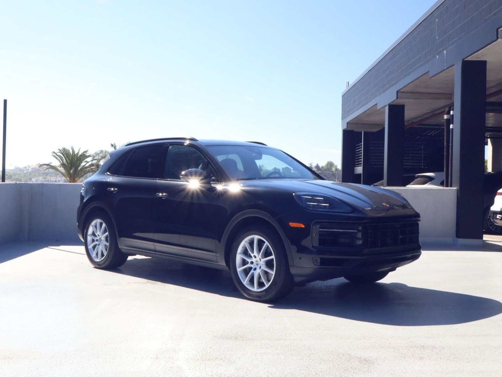 Certified 2025 Porsche Cayenne AWD/4WD image 7