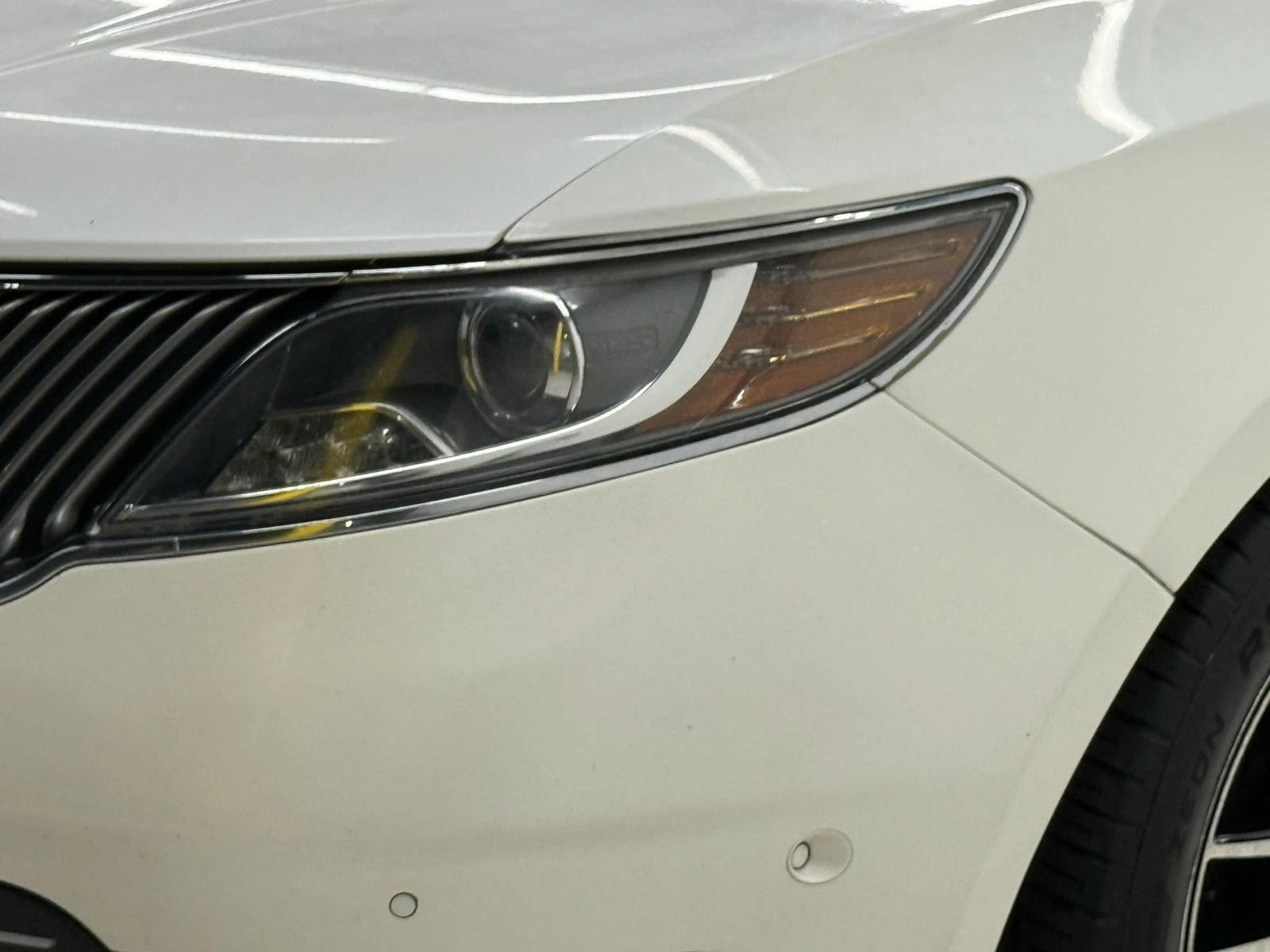 Used 2013 Lincoln MKS AWD image 4