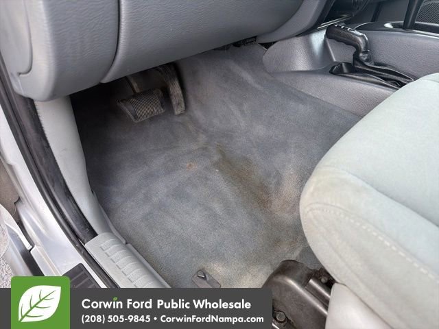 Used 2005 Jeep Liberty Sport AWD/4WD image 27