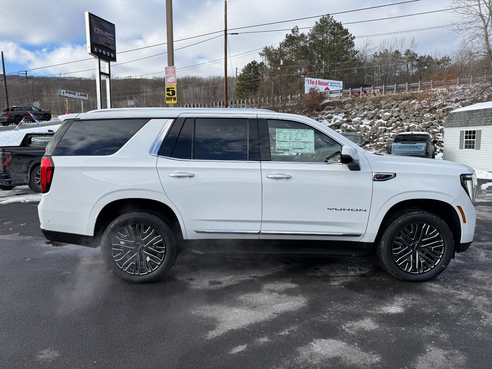 New 2026 GMC Yukon Elevation image 6