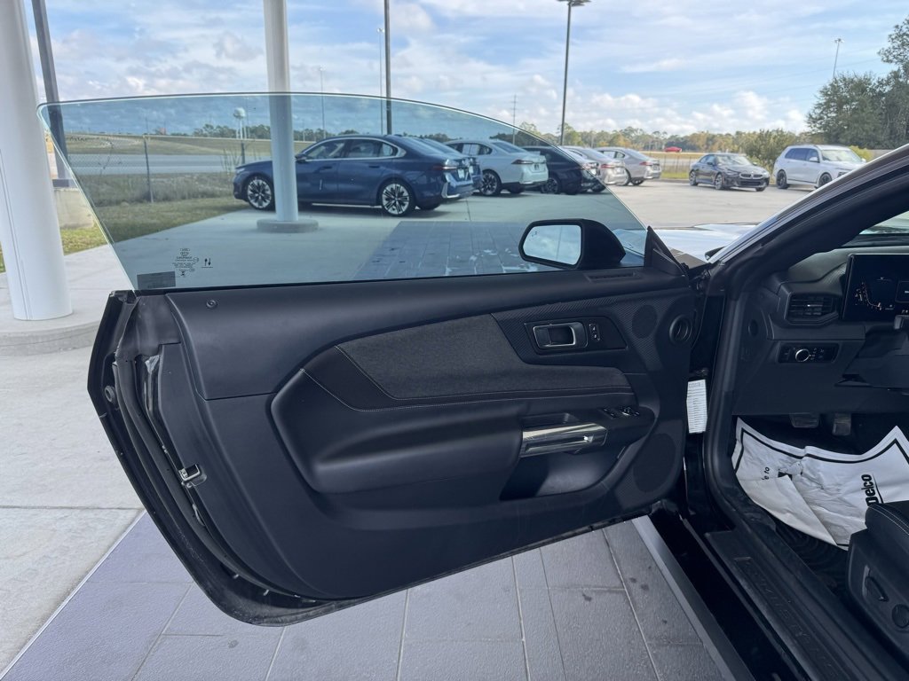 Used 2024 Ford Mustang Coupe image 12