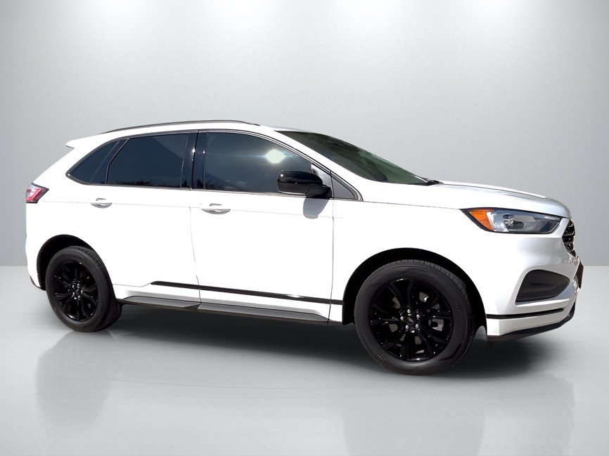 Used 2022 Ford Edge SE w/ Black Appearance Package AWD/4WD image 4
