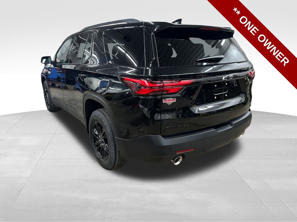 Used 2023 Chevrolet Traverse LT w/ Midnight/Sport Edition image 3