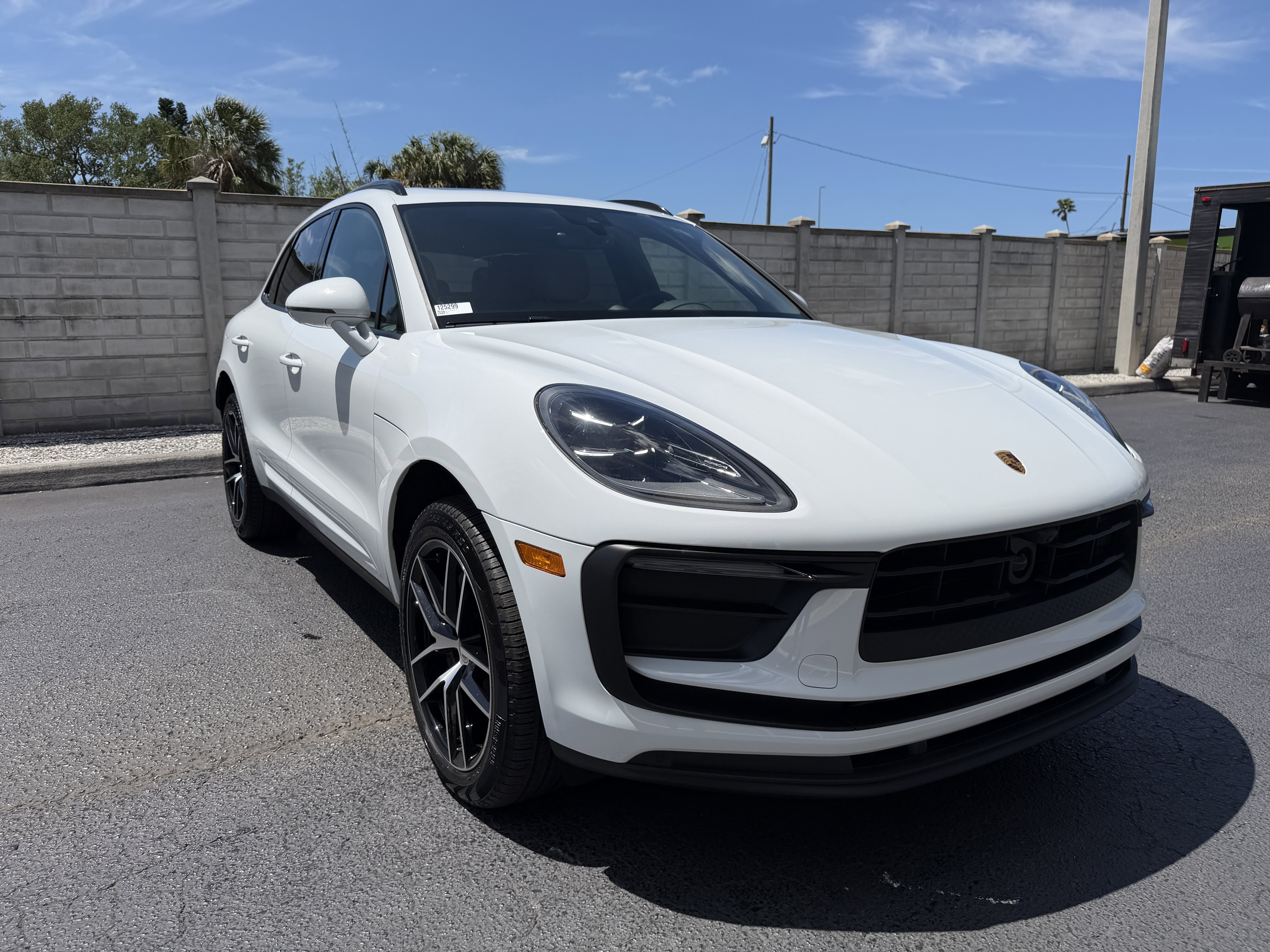 Certified 2025 Porsche Macan image 8