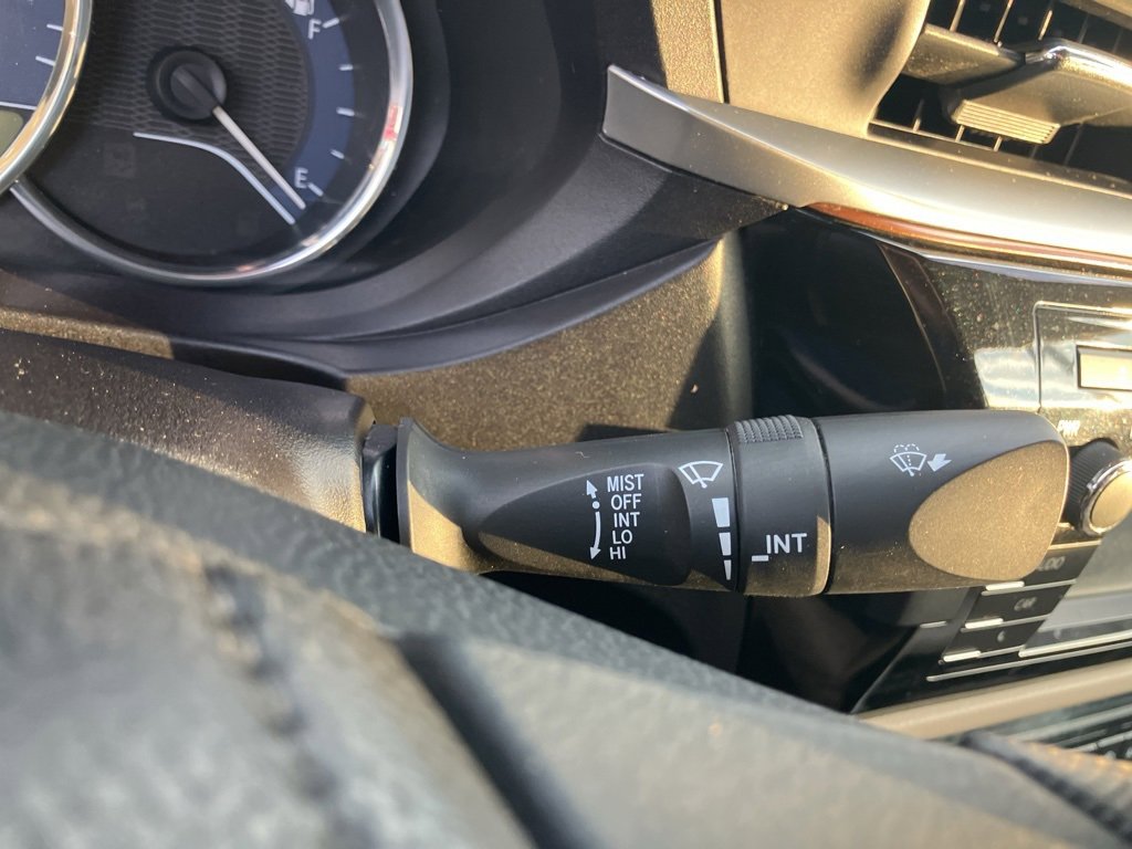 Used 2015 Toyota Corolla L image 18