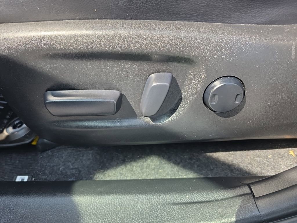 Used 2017 Toyota RAV4 SE w/ Power Special Value Package image 17