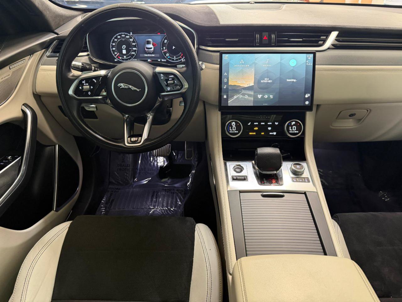 Used 2021 Jaguar F-PACE SVR AWD/4WD image 30