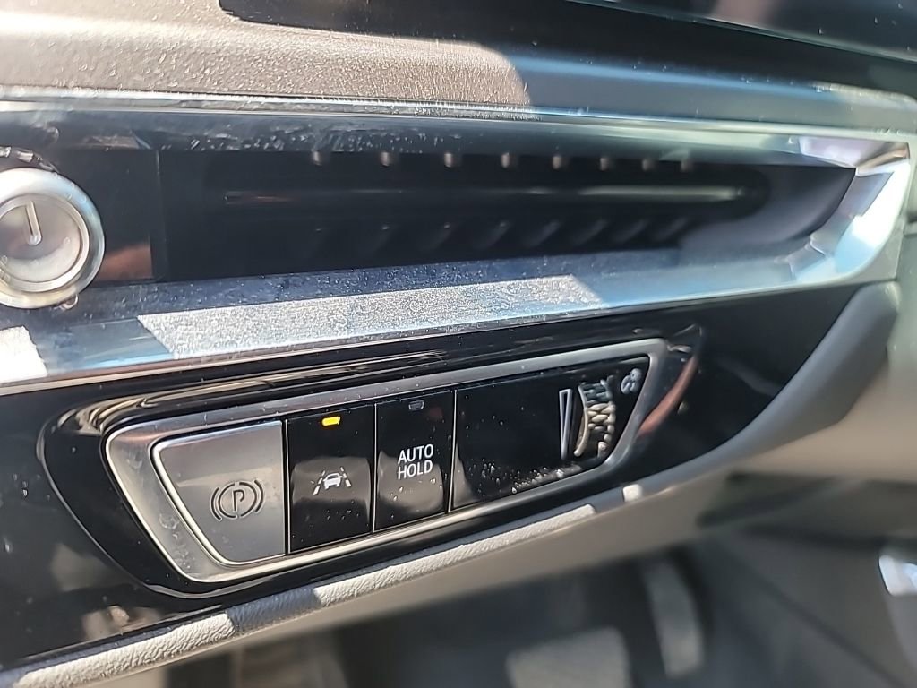 Certified 2024 Cadillac Lyriq Tech w/ Driver Assist Package AWD/4WD image 15