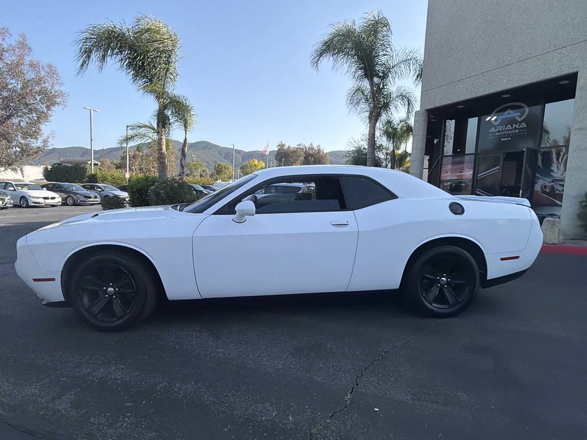 Used 2018 Dodge Challenger SXT RWD image 19