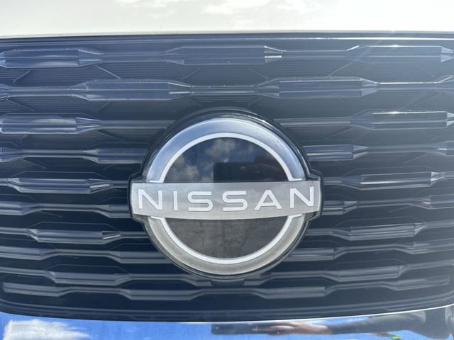 Used 2023 Nissan Rogue SV image 10