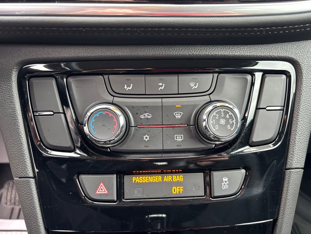 Used 2022 Buick Encore Preferred w/ Safety Package AWD/4WD image 28