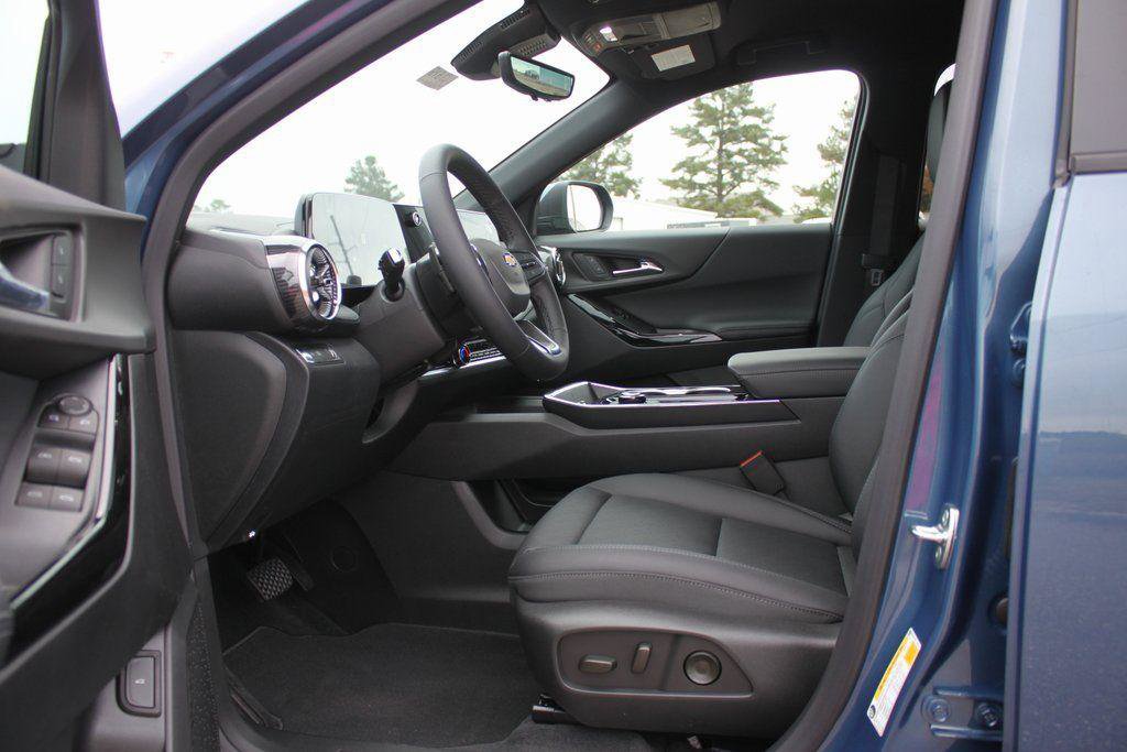 New 2026 Chevrolet Equinox LT w/ Convenience Package II image 11