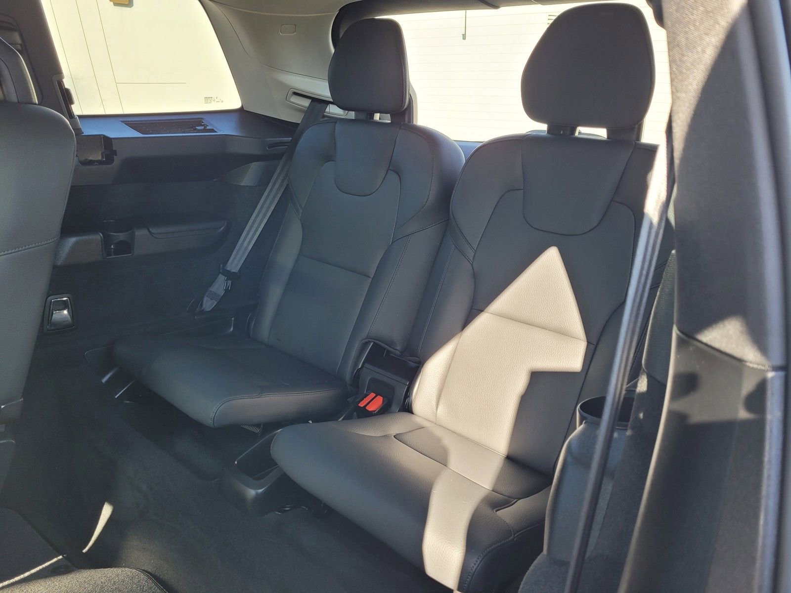 Certified 2025 Volvo XC90 T8 Plus w/ Protection Package Premier AWD/4WD image 12