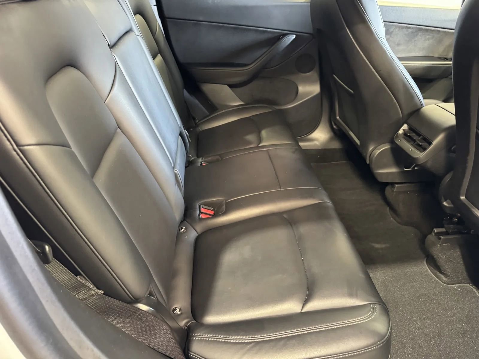 Used 2021 Tesla Model Y Long Range image 8