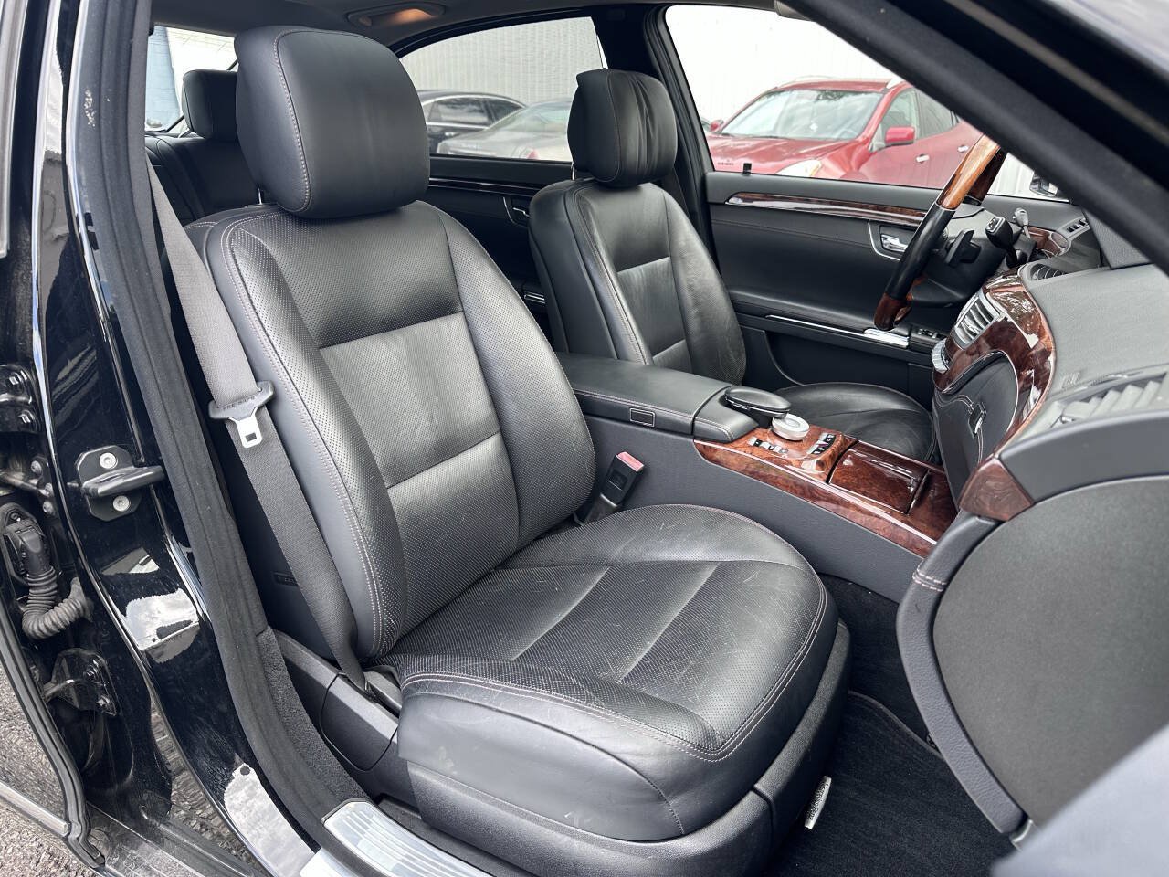 Used 2012 Mercedes-Benz S 550 4MATIC image 37