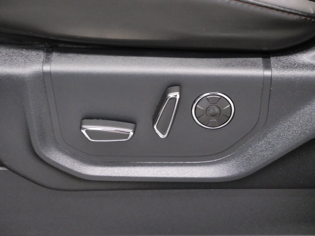 Used 2019 Ford F150 Platinum w/ Equipment Group 701A Luxury AWD/4WD image 16