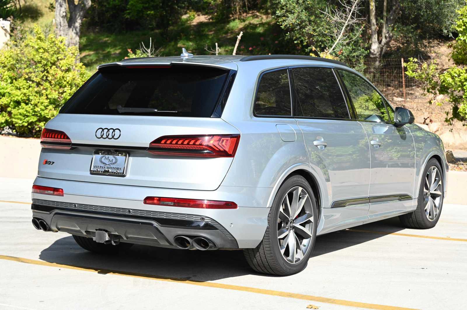 Used 2023 Audi SQ7 Prestige AWD/4WD image 5
