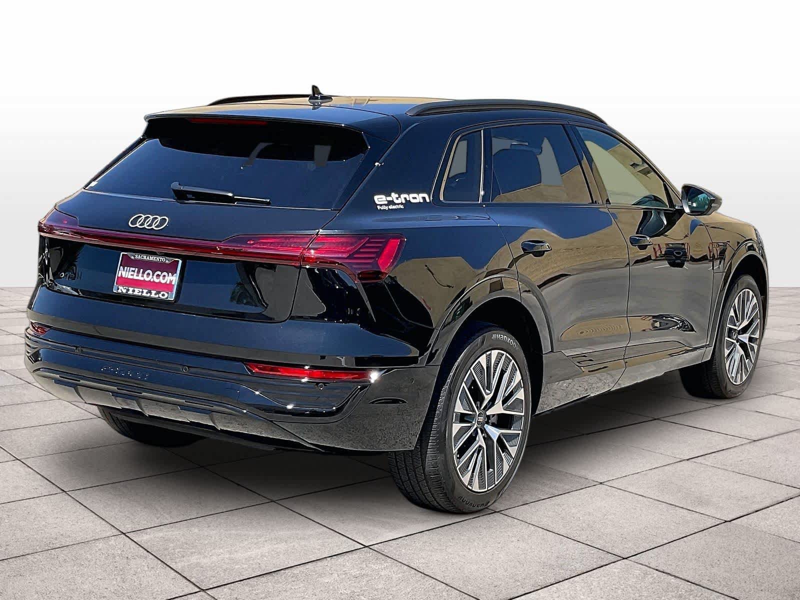 Certified 2024 Audi Q8 e-tron Premium Plus w/ Premium Plus Package AWD/4WD image 15
