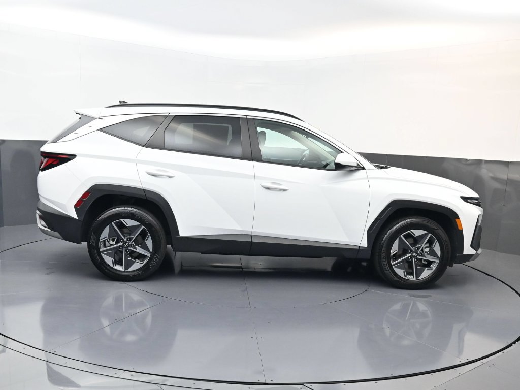 Certified 2025 Hyundai Tucson SEL AWD/4WD image 3