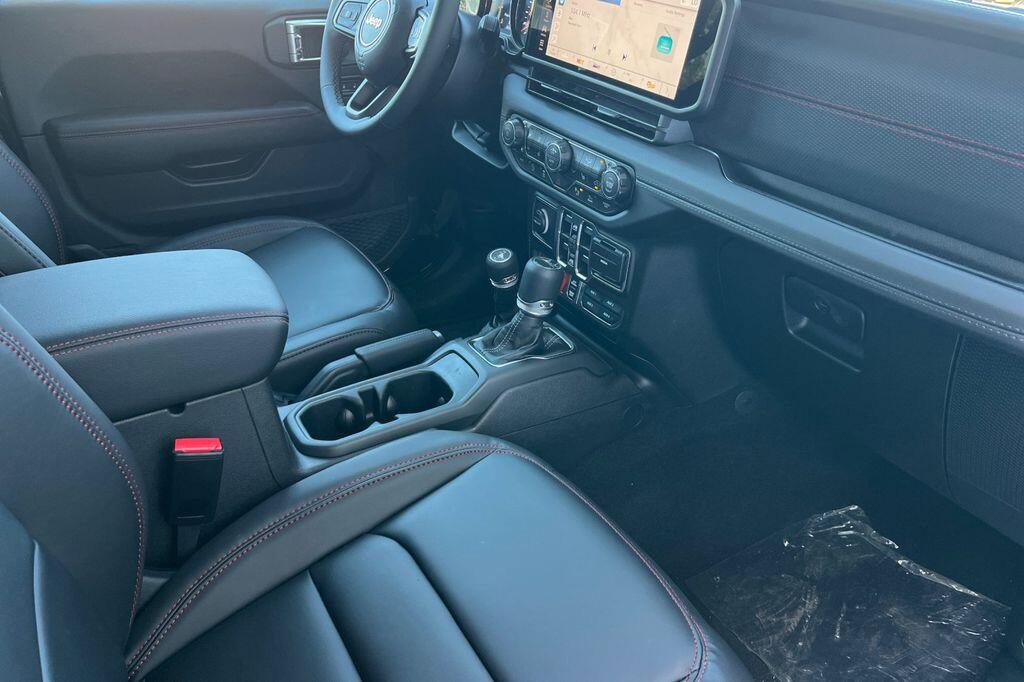 New 2026 Jeep Gladiator Rubicon w/ Safety Group AWD/4WD image 15