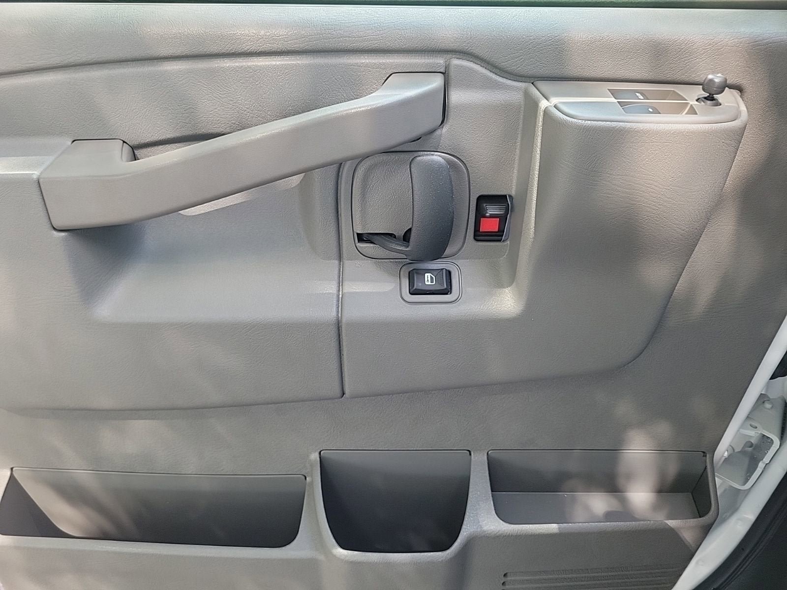New 2025 GMC Savana 2500 Extended w/ Driver Convenience Package RWD image 33