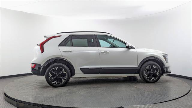 Used 2023 Kia Niro Wind FWD image 9