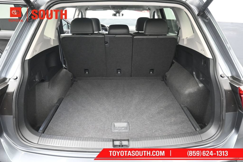 Used 2024 Volkswagen Tiguan SE AWD/4WD image 30